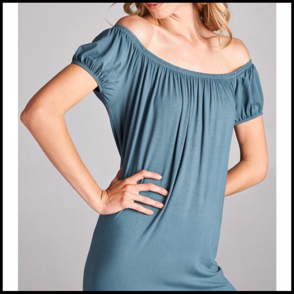 Off-the-Shoulder Comfort - Picture 7 of 8